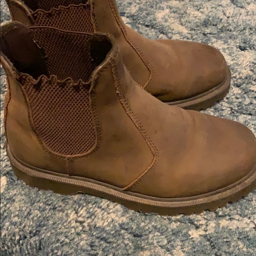 Doc Martens brown chelsea boots